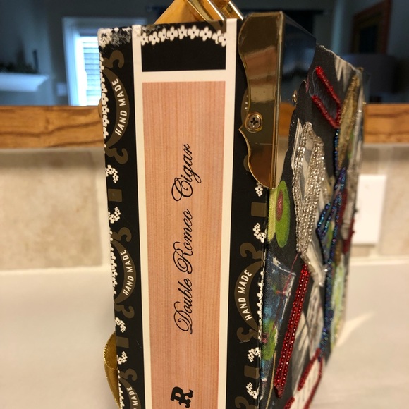 Handbag - Picture 2 of 4